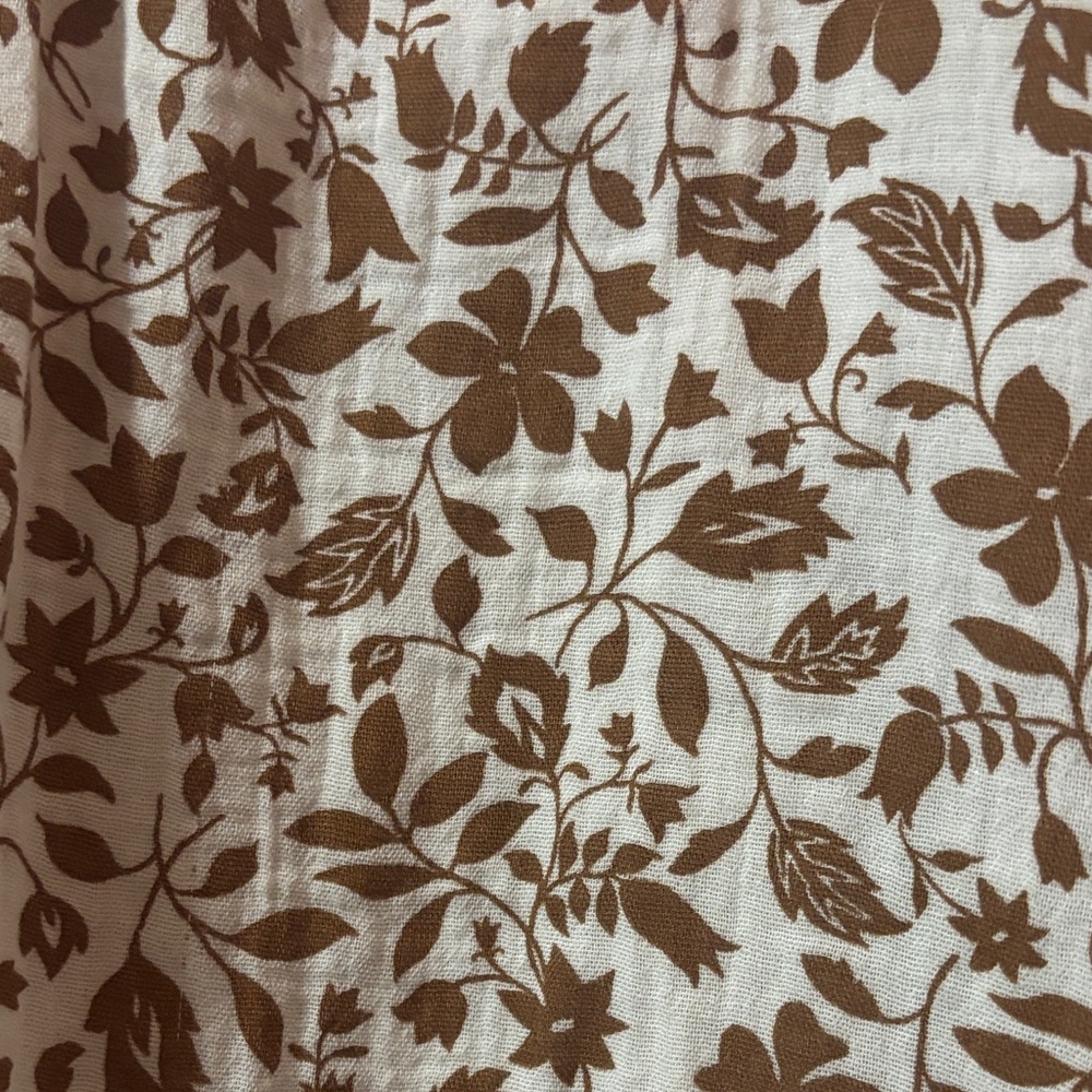 Old Navy Floral Print Blouse in Brown and Cream Size Medium - Picture 4 of 7